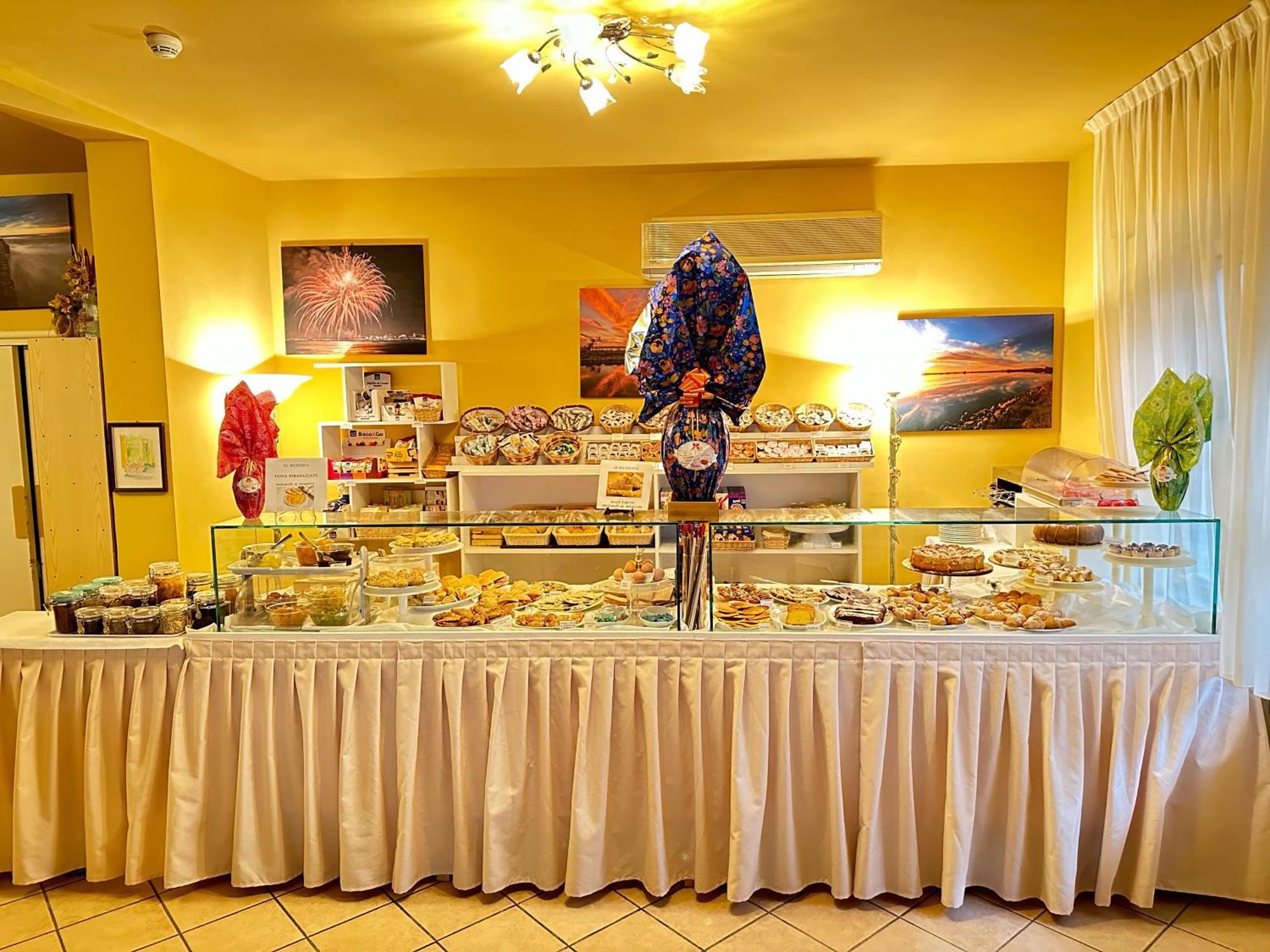 Hotel Fiorenza Милано Мартима Екстериор снимка