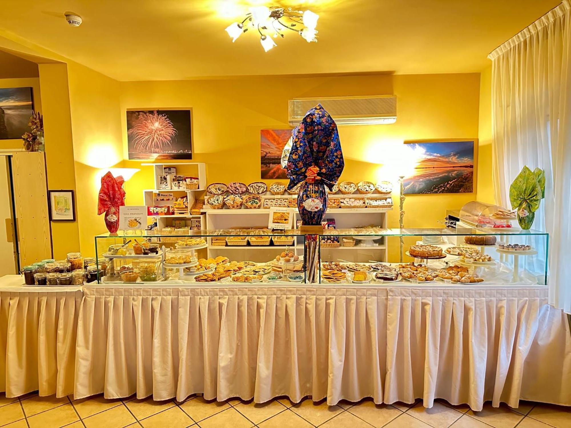 Hotel Fiorenza Милано Мартима Екстериор снимка
