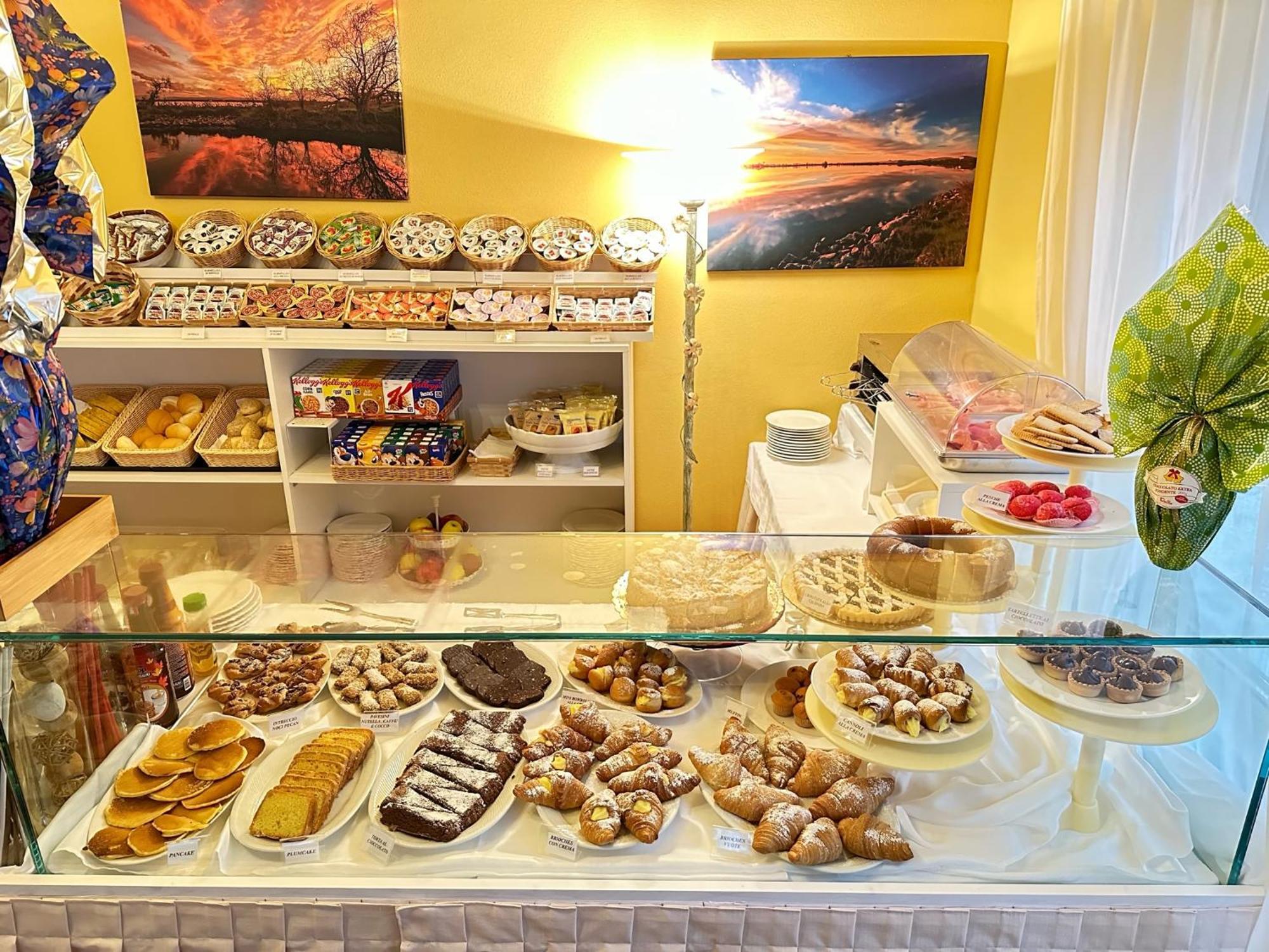Hotel Fiorenza Милано Мартима Екстериор снимка